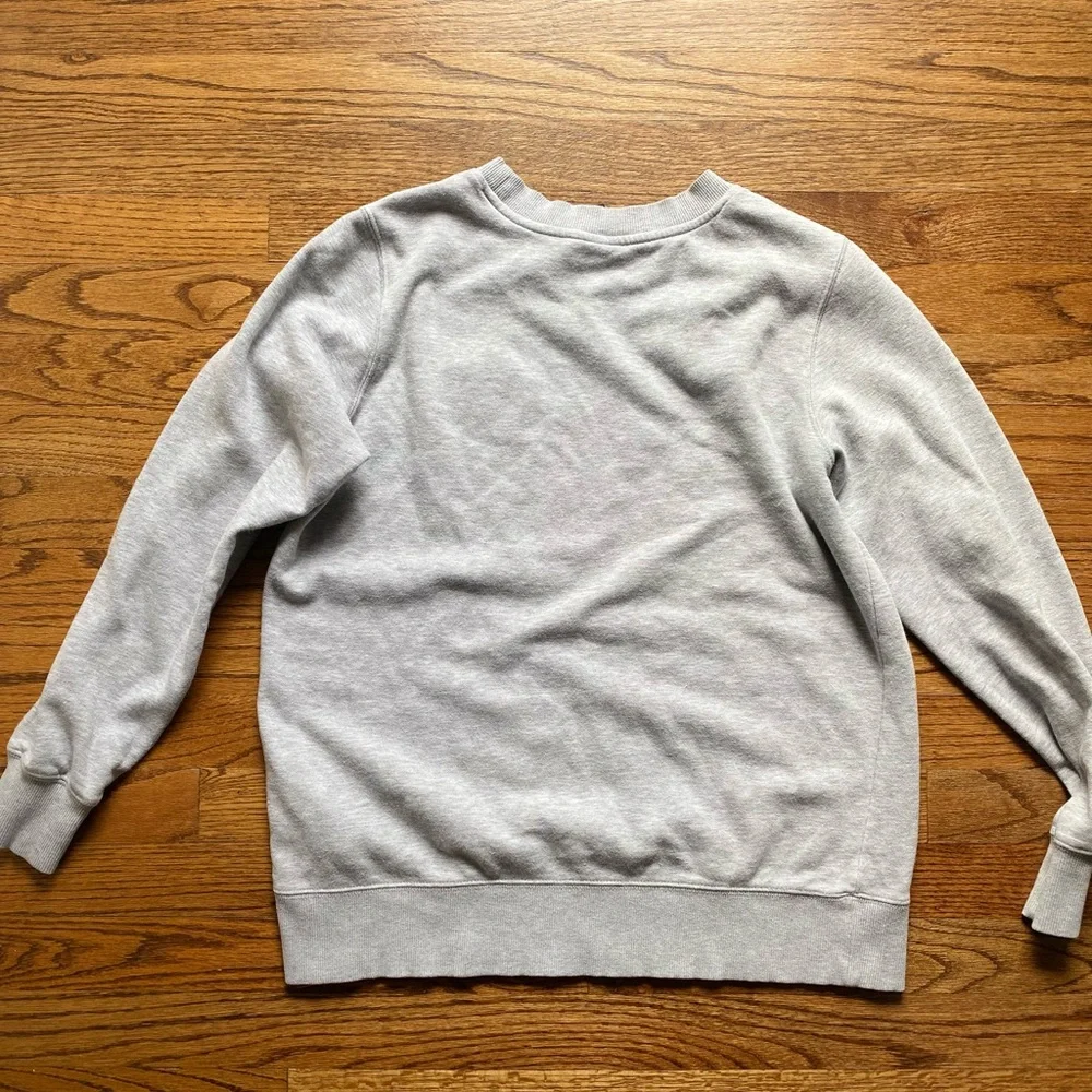 The North Face Women’s Gray Logo Crewneck Sweatshirt Medium FA20 - Picture 6 of 10
